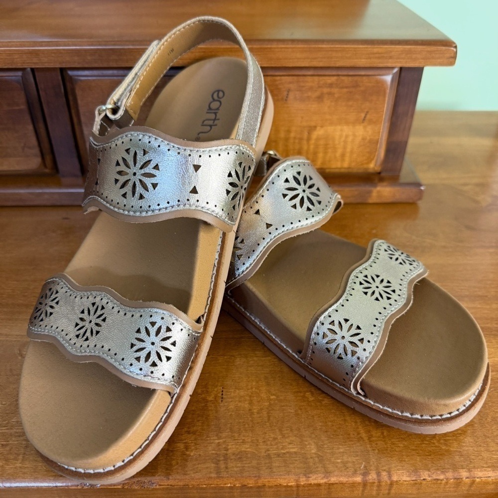 NEW Earth Ferne metallic gold strapy slingback casual‎ sandal shoe woman 11